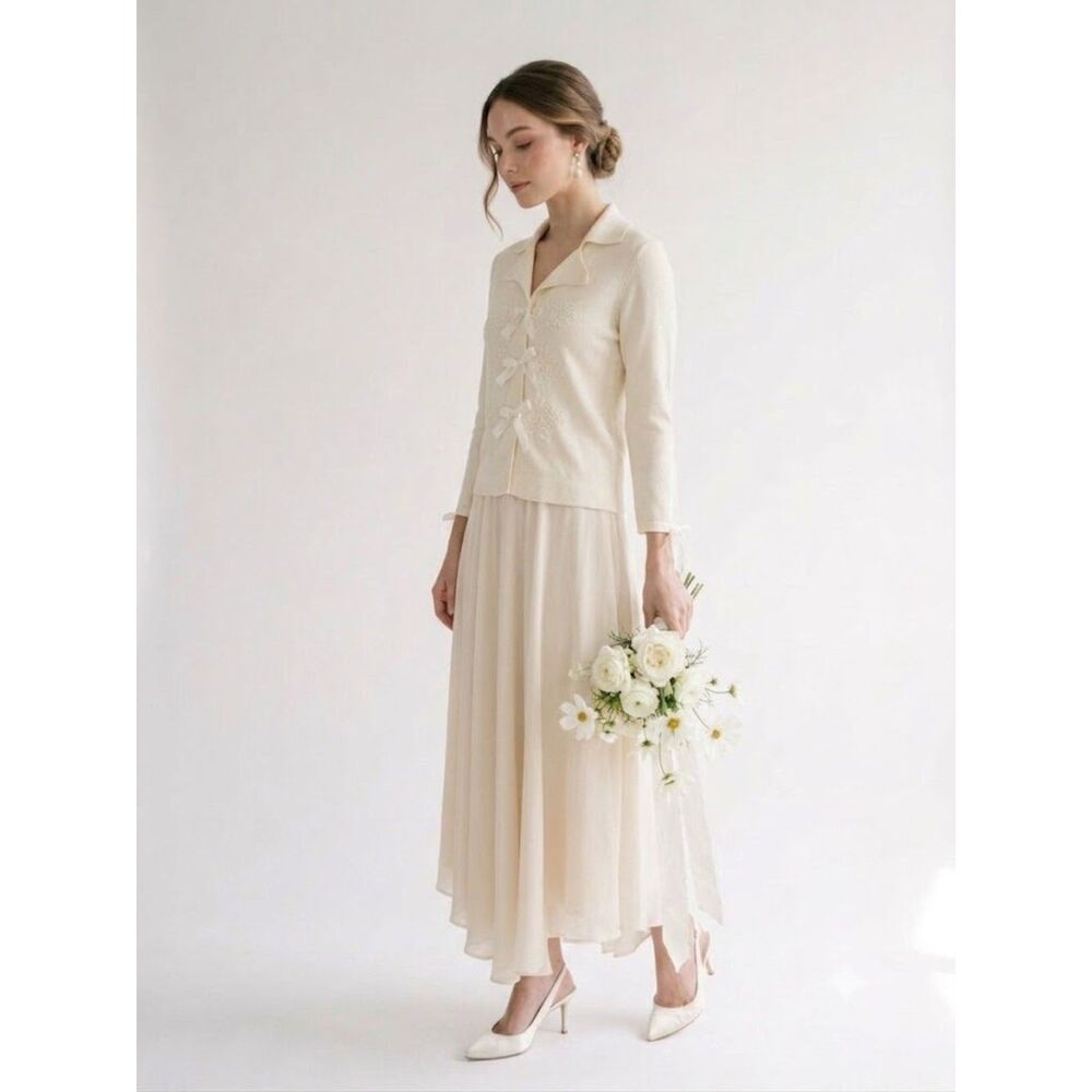 Vintage Adrianna Papell Embroidered Ribbon Tie Cardigan | Ivory Romantic Coquett